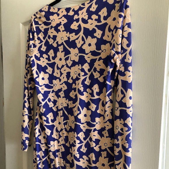 Diane Von Furstenberg Long Sleeve Shift Dress in Size 4 - Picture 3 of 6